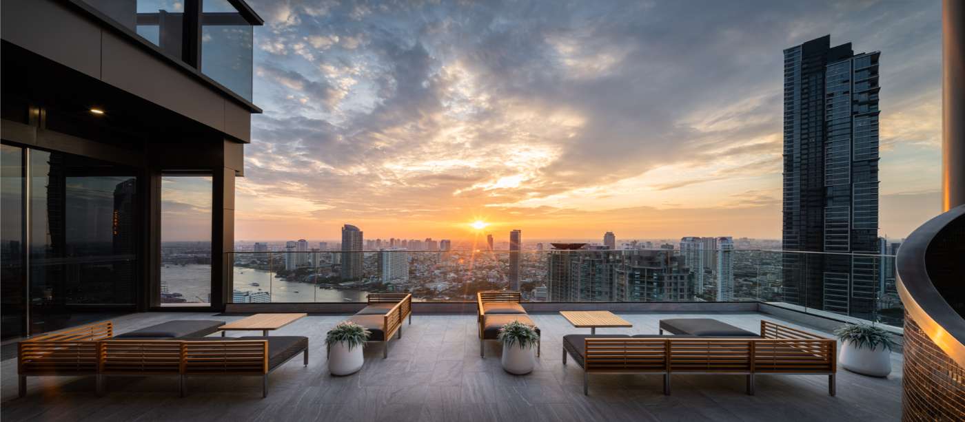 2 Bedrooms, 2 Bathroom 102sqm 16th Flr @RHYTHM Charoenkrung Pavilion For Sale 18,100MB