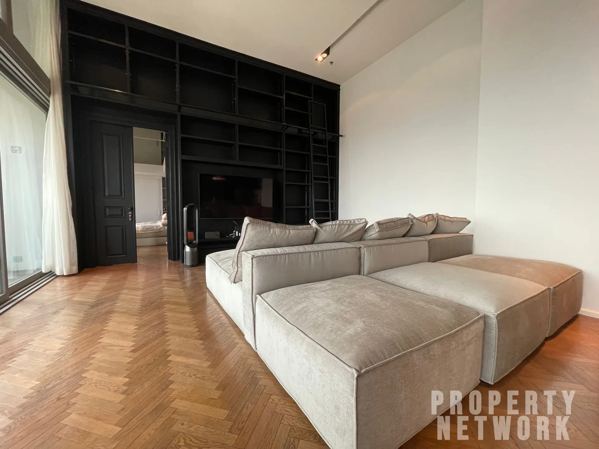 3BR/3BA 180sqm 30th Flr @Ashton Morph 38 Rent 150K THB/Month