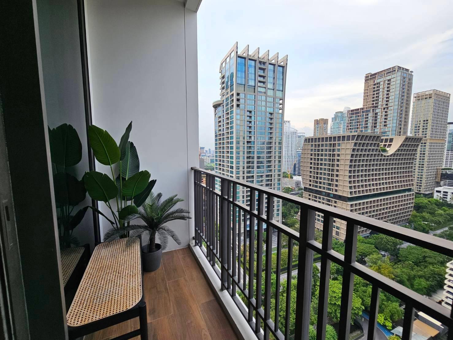 2-Bedroom 3-Bathroom 88sqm Condo at Muniq Langsuan - BTS Chit Lom - Rent 140KTHB per Month