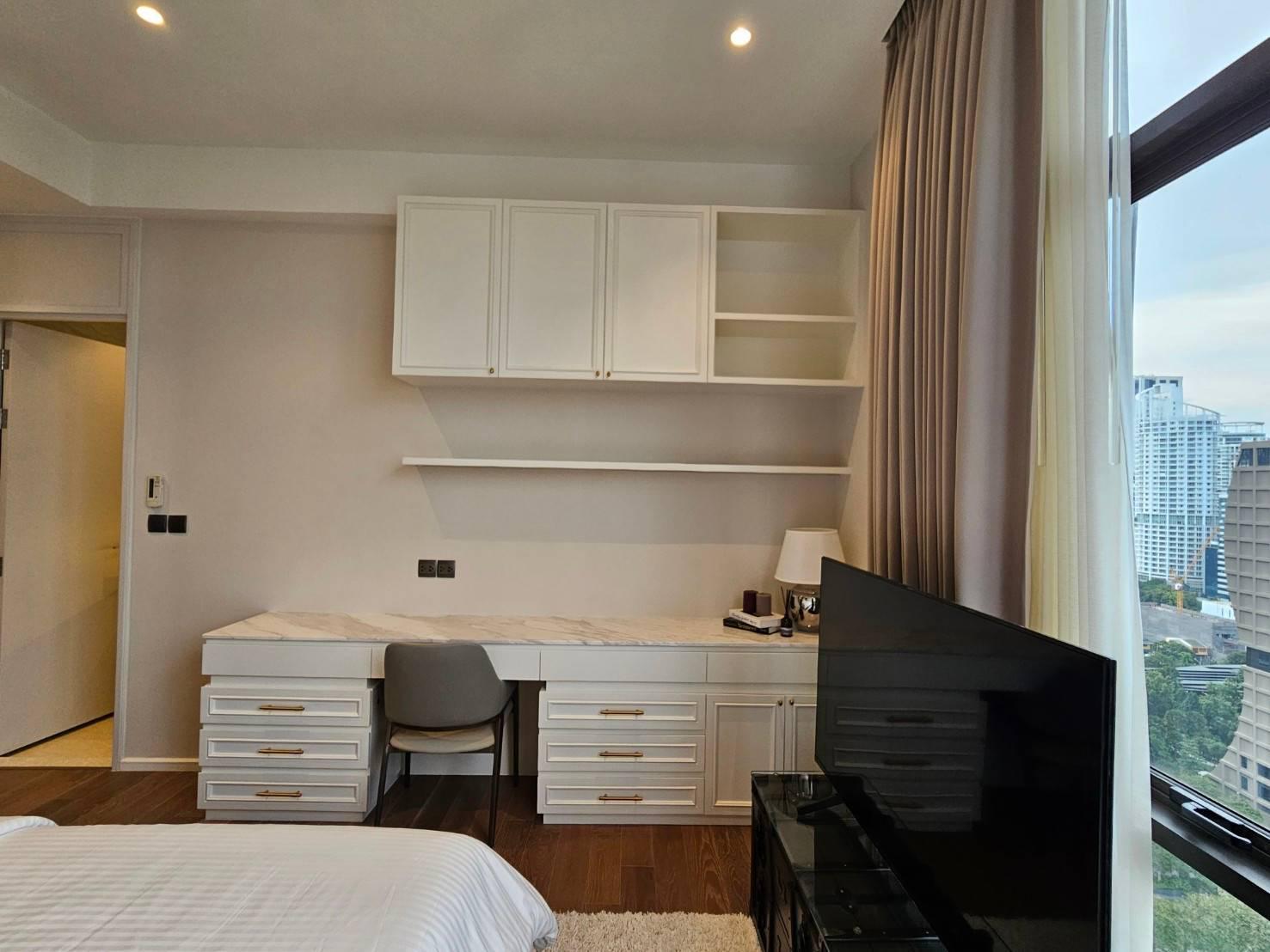 2-Bedroom 3-Bathroom 88sqm Condo at Muniq Langsuan - BTS Chit Lom - Rent 140KTHB per Month