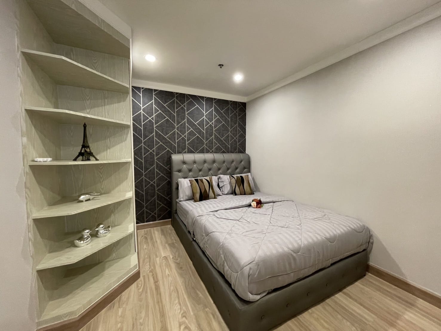 2 bedroom 1 bathroom for rent at Waterford Diamond Tower for Rent 40,000 THB