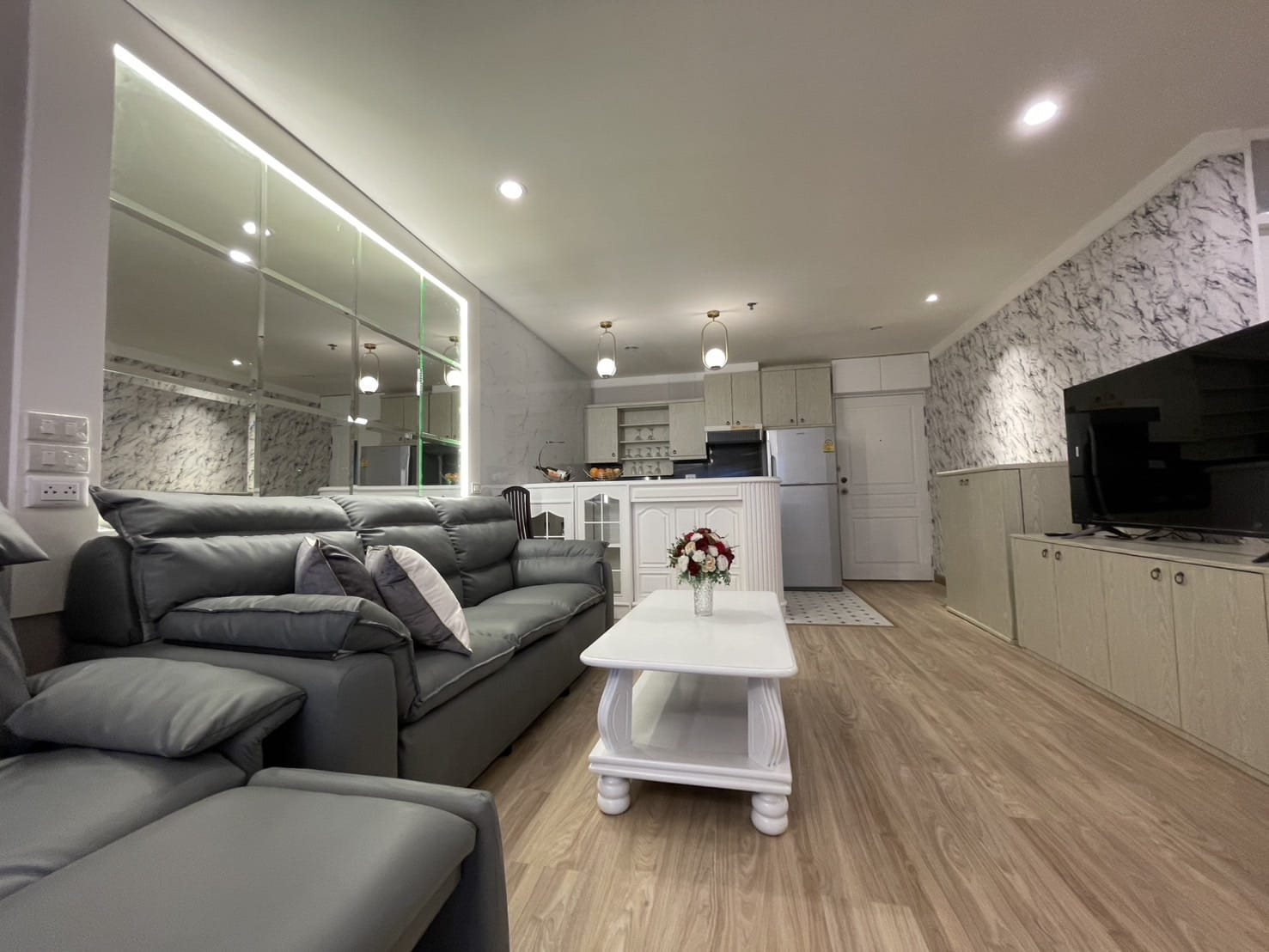 2 bedroom 1 bathroom for rent at Waterford Diamond Tower for Rent 40,000 THB