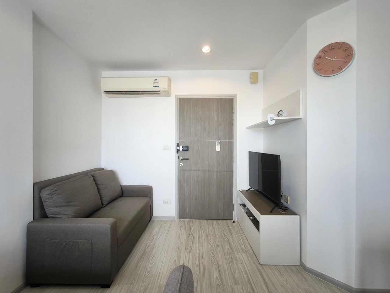 1-Bedroom 1-Bathroom 22sqm Condos at Ideo Mobi Bang Sue for Rent 12,000 THB/month