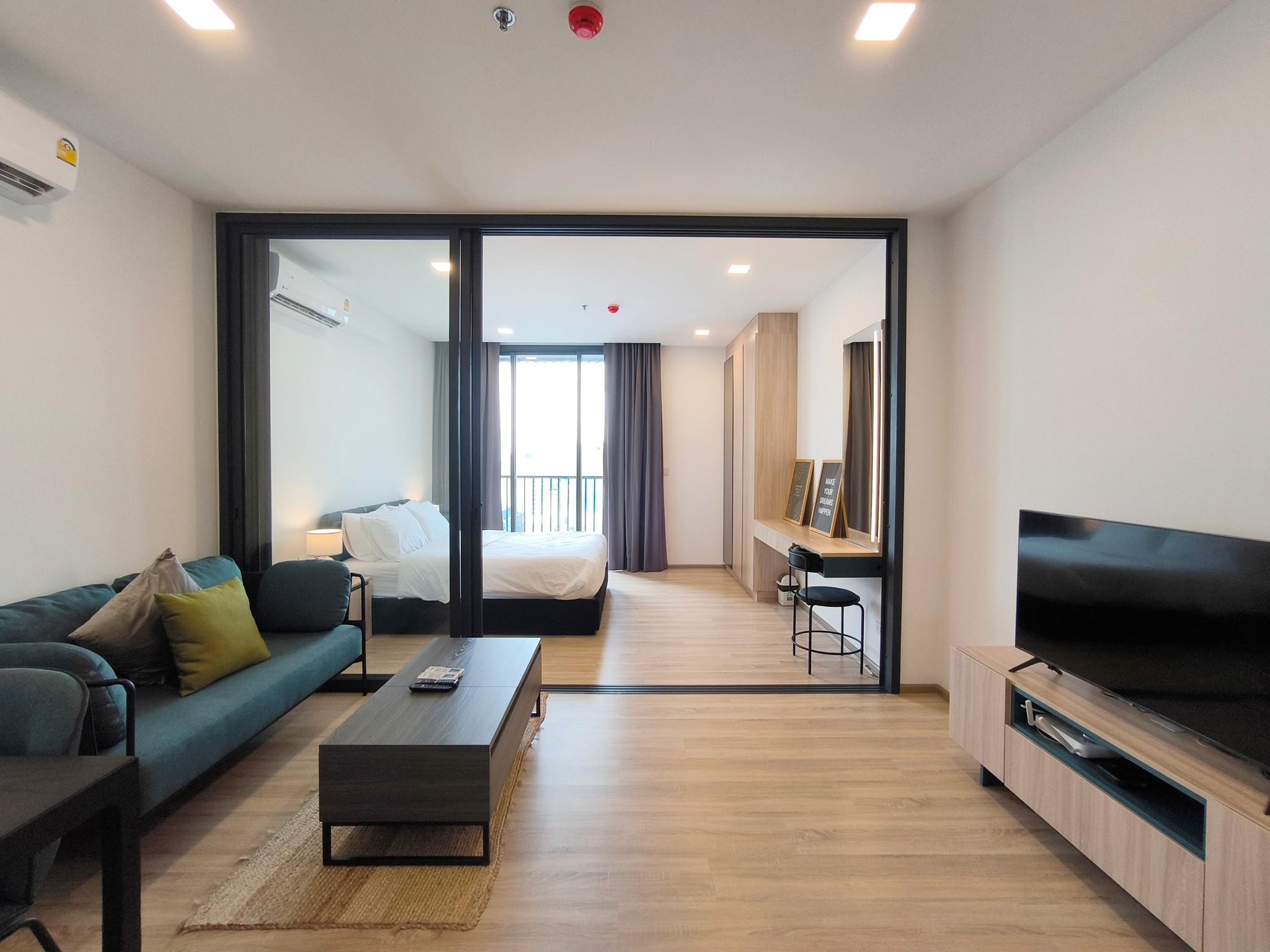 1-Bed, 1-Bath, 42 sqm Room for Rent at XT Phayathai, 25,000 THB/Month, Near BTS Phayathai