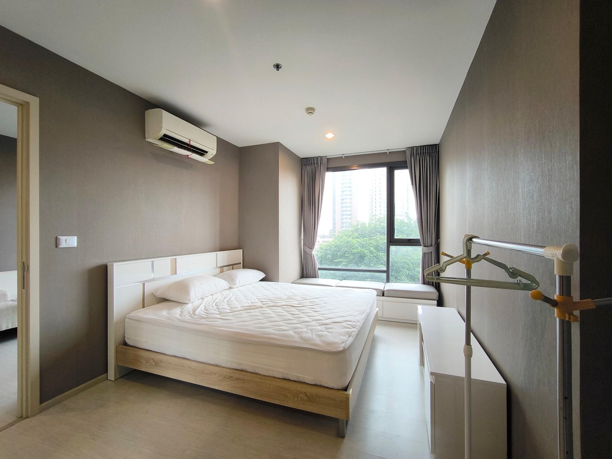 1-Bedroom, 1-Bathroom Condo for Rent at Rhythm Sukhumvit 42, 45 sqm, 33,000 Baht/Month, Near Ekkamai BTS Station