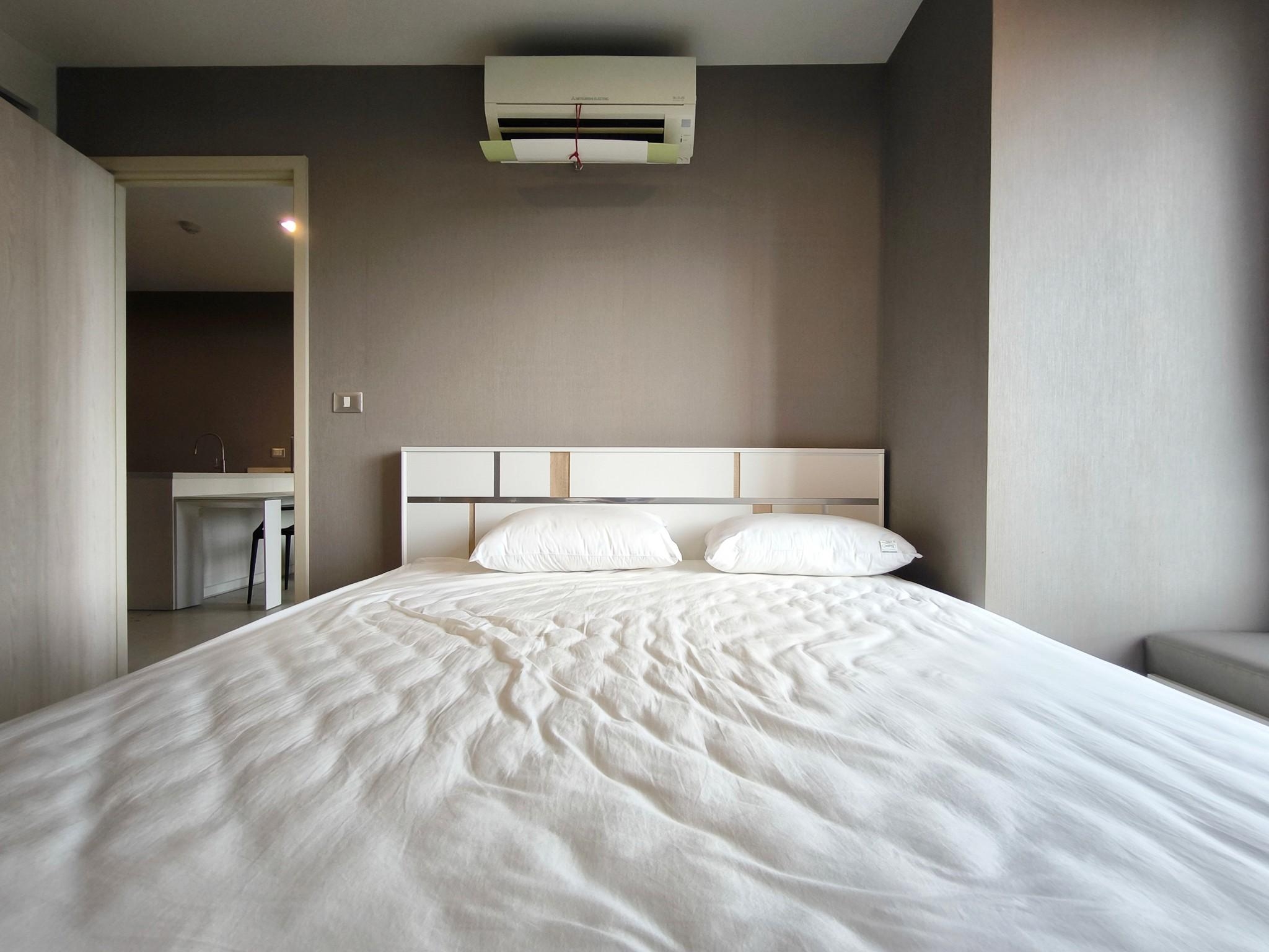 1-Bedroom, 1-Bathroom Condo for Rent at Rhythm Sukhumvit 42, 45 sqm, 33,000 Baht/Month, Near Ekkamai BTS Station