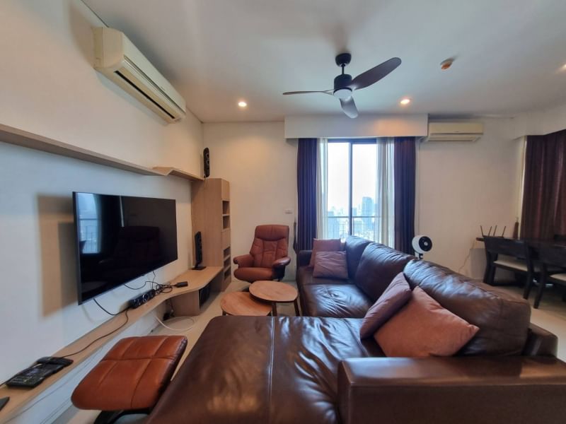 2-Bedroom 2-Bathroom 86 sqm Condo at Villa Asoke Condominium for Rent 45,000 THB/month near MRT Phetchaburi Station