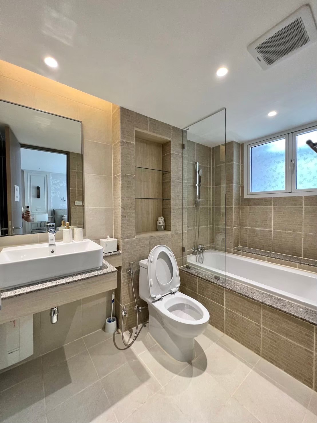 2-BR, 2-BTH Condo, 107 sqm at ฿65K/Month – Modern Living at Ekkamai, 800m to BTS Ekkamai, Fully Furnished, Luxury Amenities