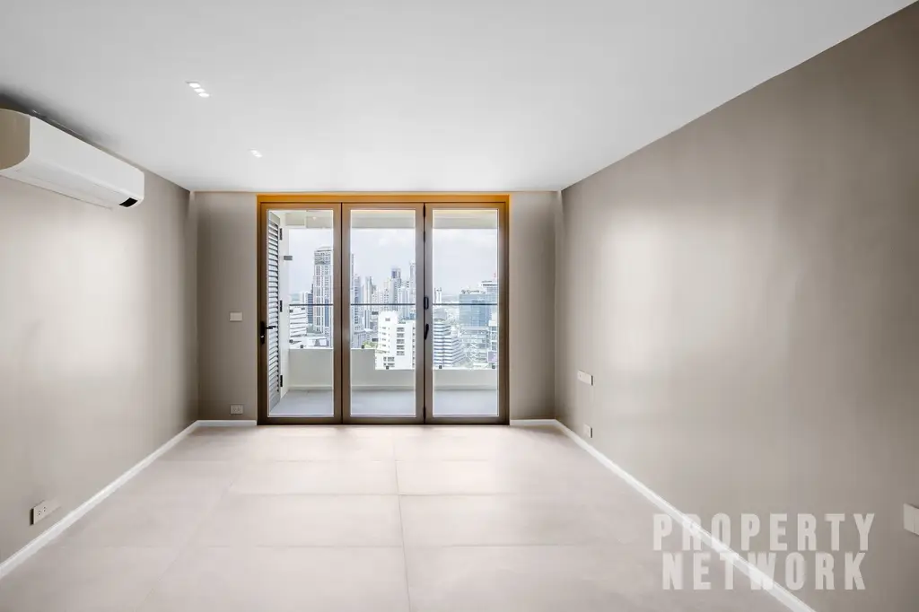 Explore this fully renovated 5-bedroom, 6-bathroom penthouse at D.S. Tower 1 Sukhumvit 33, offering 325 sqm of luxury living with pet-friendly amenities near BTS Phrom Phong