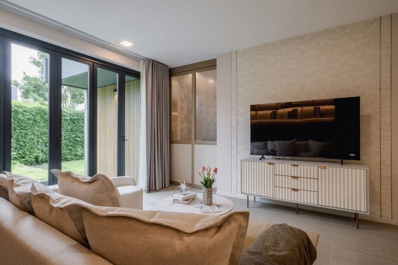 4-BR, 5-BTH Luxury House for Rent at Vive Krungthepkreetha, 420 sqm, Private Pool, Near MRT Sri Kreetha, Only ฿420,000/month – Exclusive Bangkok Living!