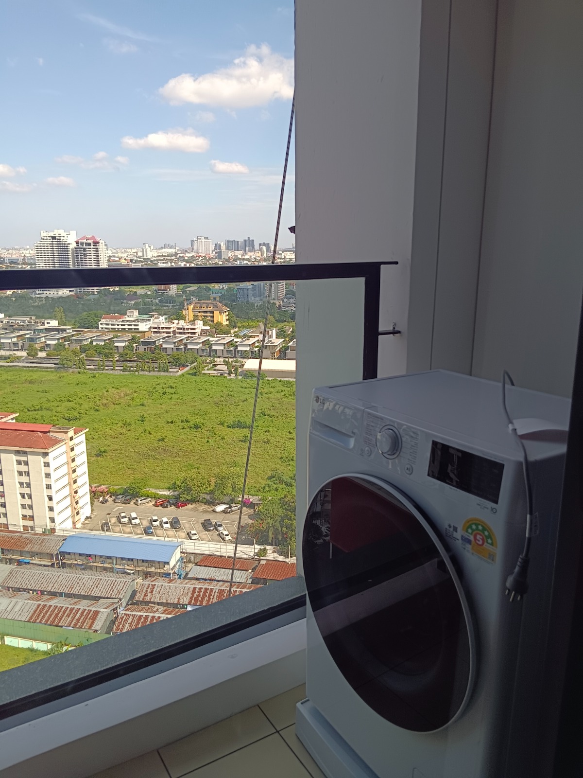 1-Bed, 1-Bath Condo for Rent at Cassia Rama 9, 39 sqm, Near MRT Phra Ram 9 – Rent ฿22,000/month in Huai Khwang, Bangkok