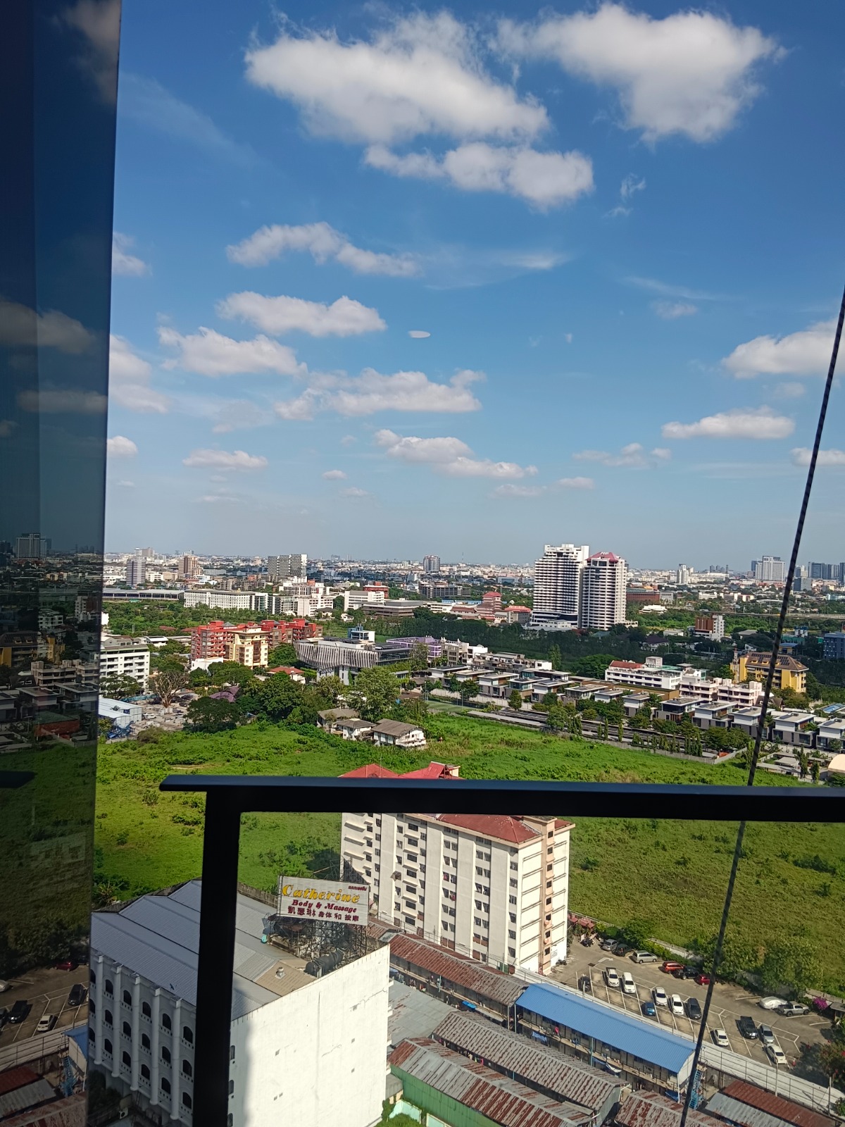 1-Bed, 1-Bath Condo for Rent at Cassia Rama 9, 39 sqm, Near MRT Phra Ram 9 – Rent ฿22,000/month in Huai Khwang, Bangkok