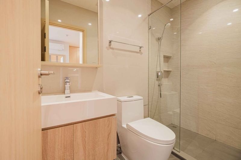 2-Bed, 2-Bath Condo for Rent at Maru Ekamai 2, 60 sqm, ฿65,000/month – Stunning Views, Near Ekkamai BTS, Fully Furnished, Modern Design