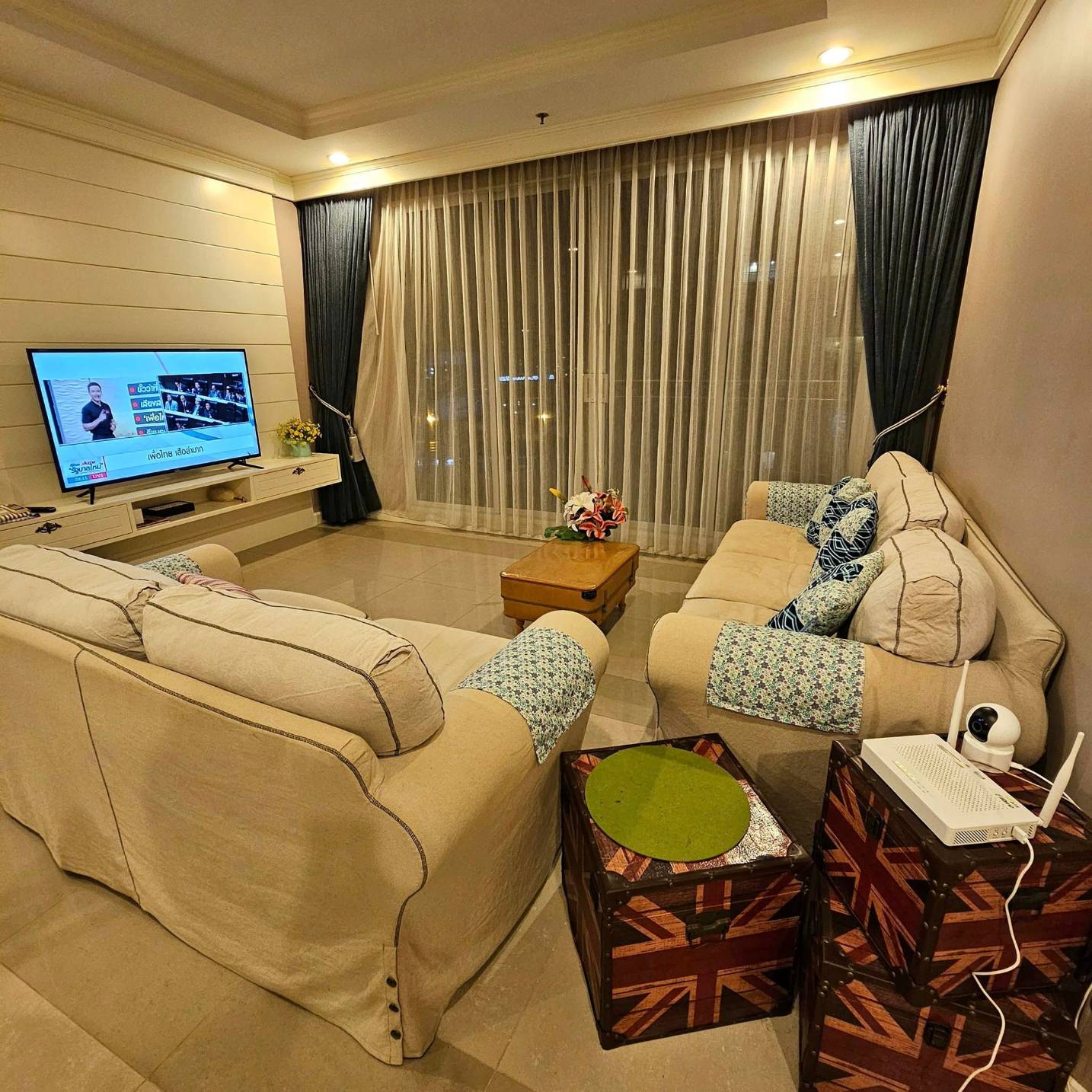 Luxury 3-Bedroom, 3-Bathroom condo at Supalai Wellington, 137 sqm, for Sale at 15,000,000 THB. Prime location near MRT Cultural Center in Huai Khwang.