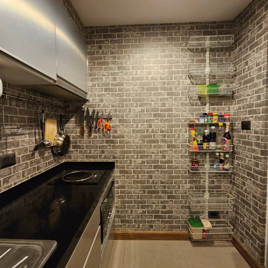Luxury 3-Bedroom, 3-Bathroom condo at Supalai Wellington, 137 sqm, for Sale at 15,000,000 THB. Prime location near MRT Cultural Center in Huai Khwang.