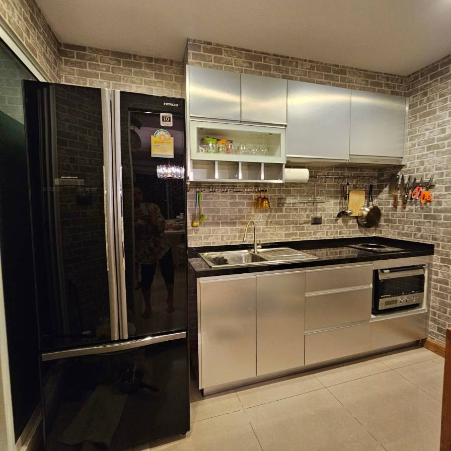 Luxury 3-Bedroom, 3-Bathroom condo at Supalai Wellington, 137 sqm, for Sale at 15,000,000 THB. Prime location near MRT Cultural Center in Huai Khwang.