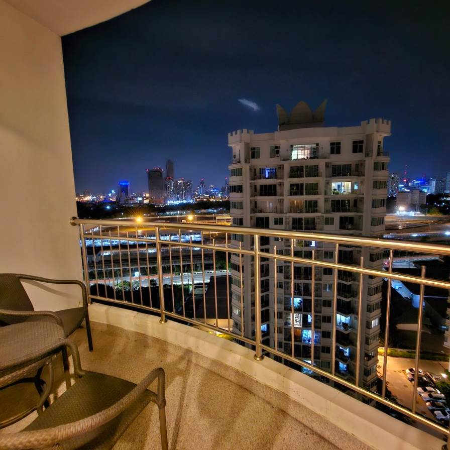 Luxury 3-Bedroom, 3-Bathroom condo at Supalai Wellington, 137 sqm, for Sale at 15,000,000 THB. Prime location near MRT Cultural Center in Huai Khwang.