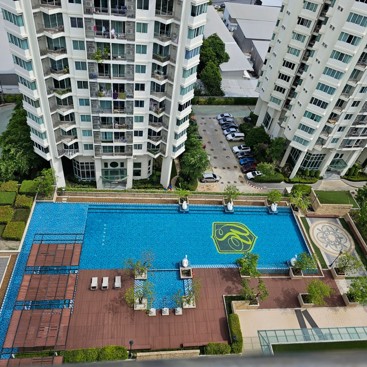 Luxury 3-Bedroom, 3-Bathroom condo at Supalai Wellington, 137 sqm, for Sale at 15,000,000 THB. Prime location near MRT Cultural Center in Huai Khwang.