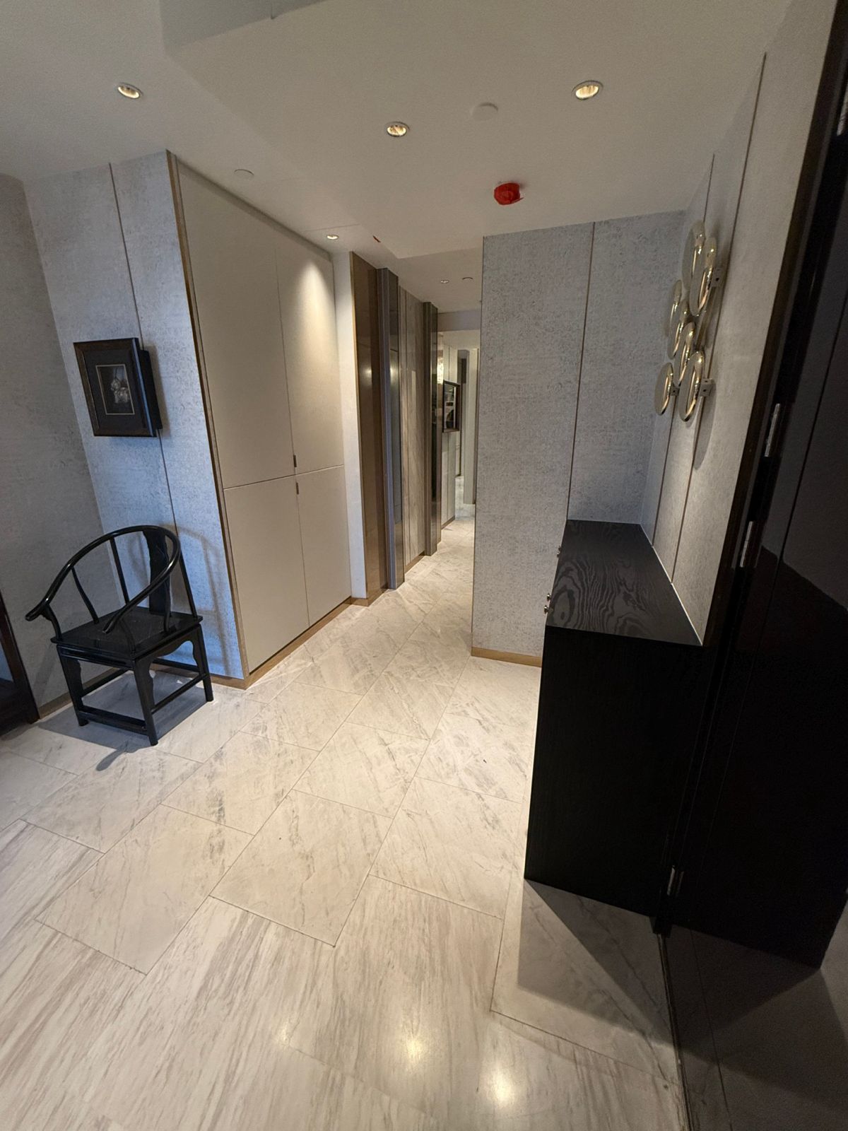 Luxurious 3BR, 3BTH Condo, 250 Sqm at Four Seasons Apartments, Near BTS Saphan Taksin, For Rent at ฿350,000/Month – Riverside Living in Bangkok.