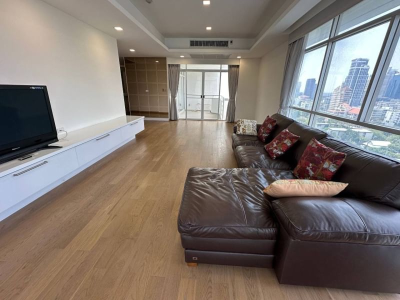 3BR 3BTH Condo, 260 sqm, ฿120,000/month, La Cascade, Near BTS Ekkamai, For Rent – Modern Design, Prime Ekkamai Location, Fully Furnished.