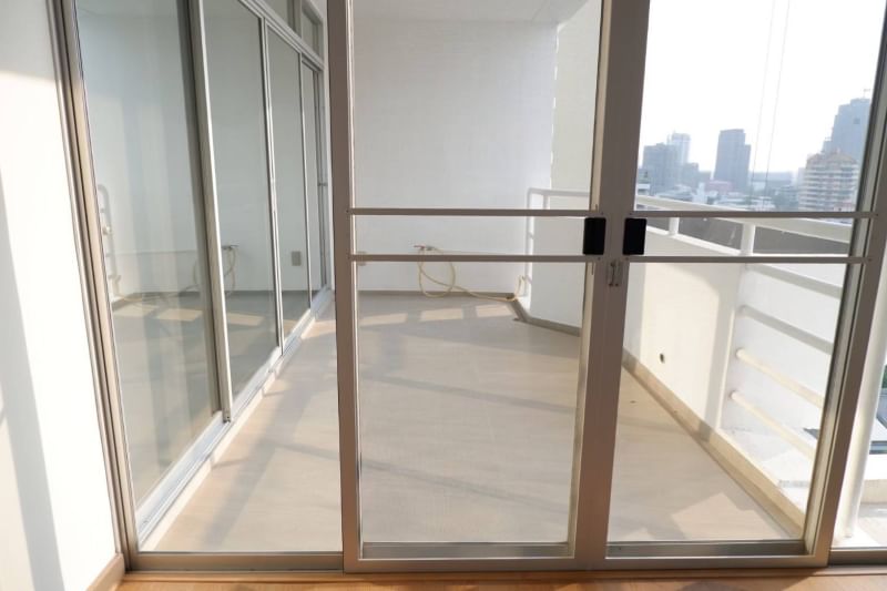 3BR 3BTH Condo, 260 sqm, ฿120,000/month, La Cascade, Near BTS Ekkamai, For Rent – Modern Design, Prime Ekkamai Location, Fully Furnished.