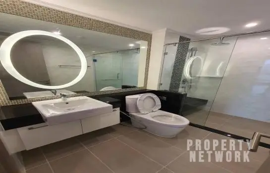 1-Bedroom, 1-Bathroom Condo at Supalai Oriental Sukhumvit 39 – 39 sqm, For Rent at ฿25,000/month or For Sale at ฿5,800,000, Near MRT Phetchaburi