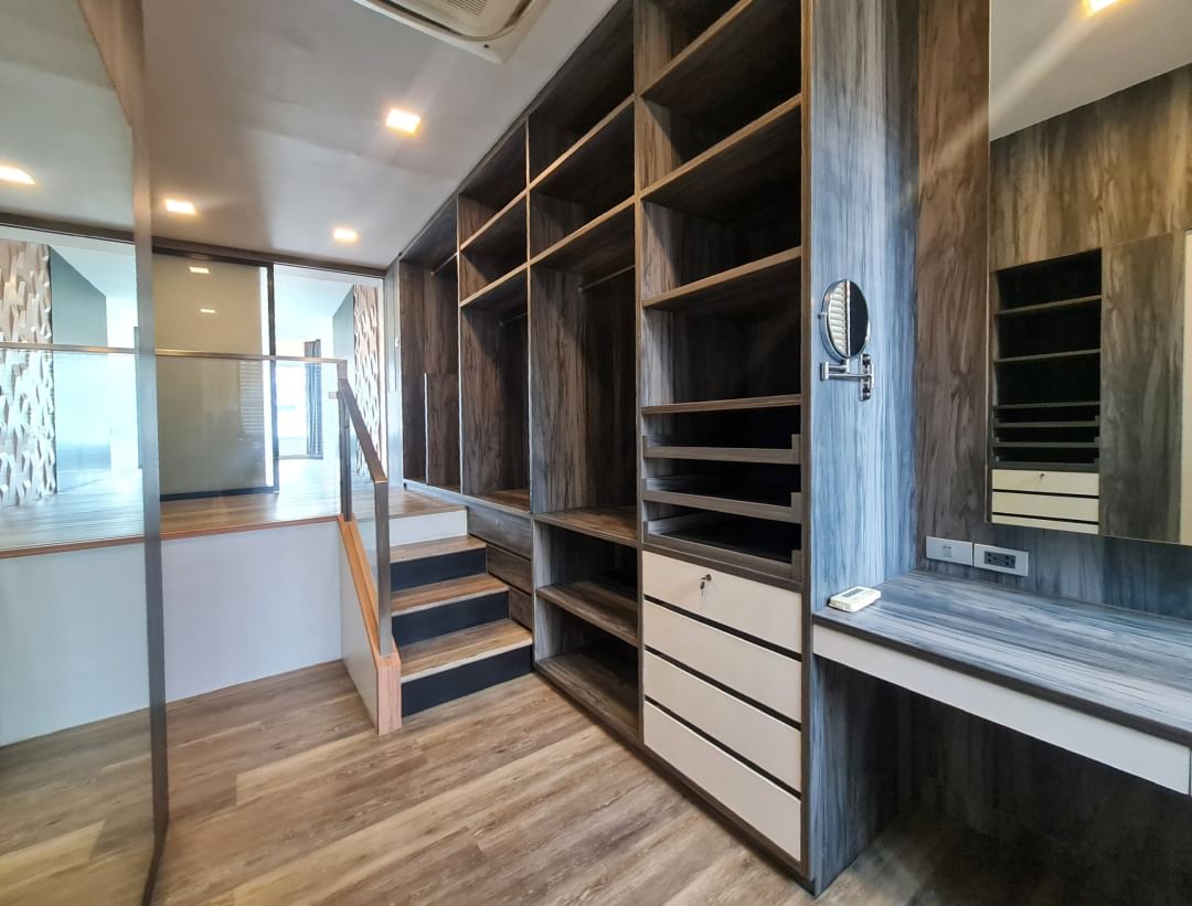 3-Bed 6-Bath Townhome Thonglor 650 sqm For Sale 42M THB
