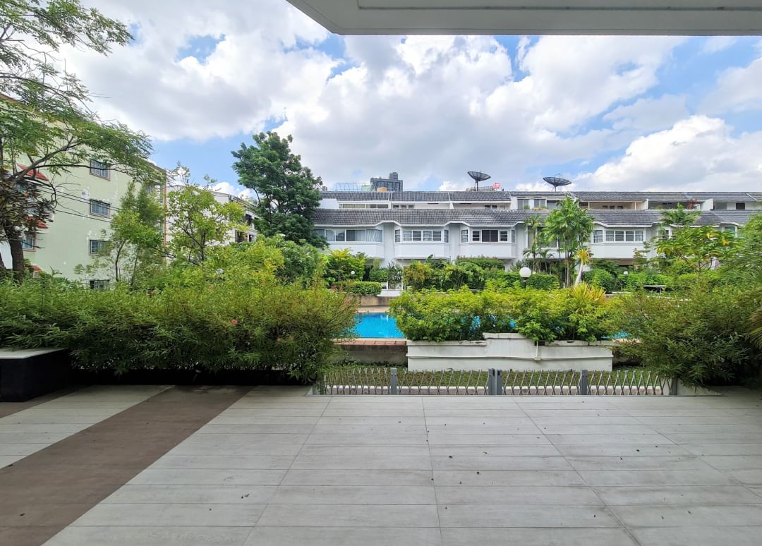 3-Bed 6-Bath Townhome Thonglor 650 sqm For Sale 42M THB