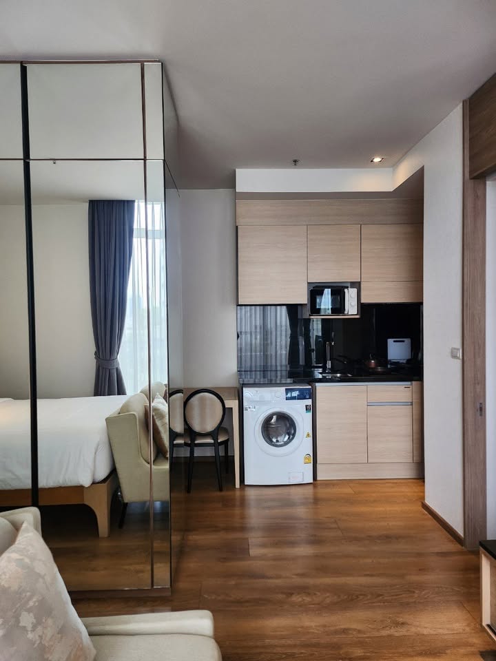 1-Bedroom, 1-Bathroom, 33 sqm Condo for Rent at Park Origin Phrom Phong, 29,000 THB/month, Near Phrom Phong BTS
