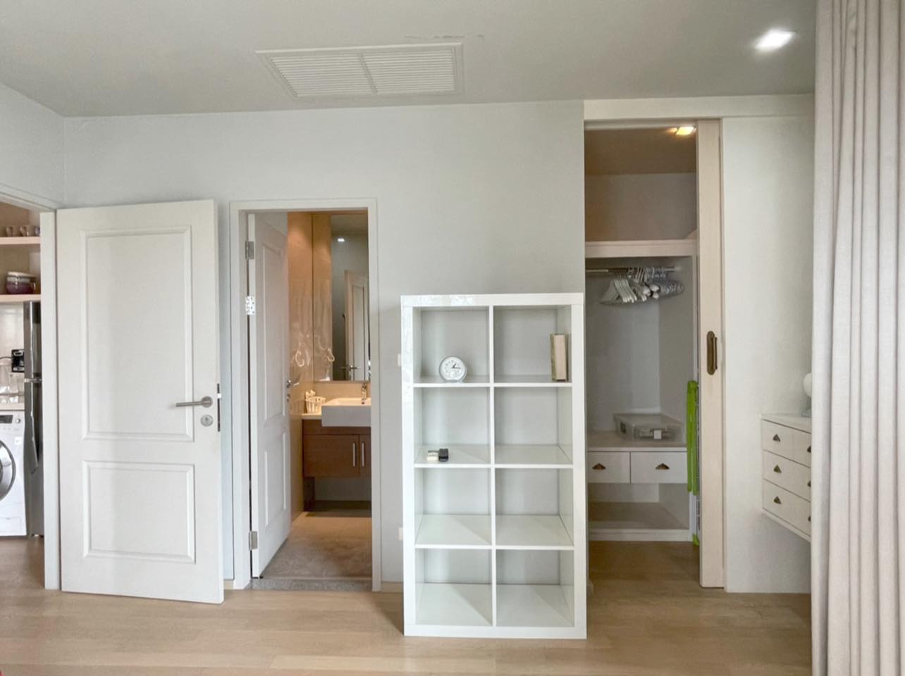1-Bedroom, 1-Bath Condo for Rent at Noble Refine Sukhumvit 26 – 55 sqm, Fully Furnished, Stunning City Views, 4-Min Walk to BTS Phrom Phong, ฿36,000/month