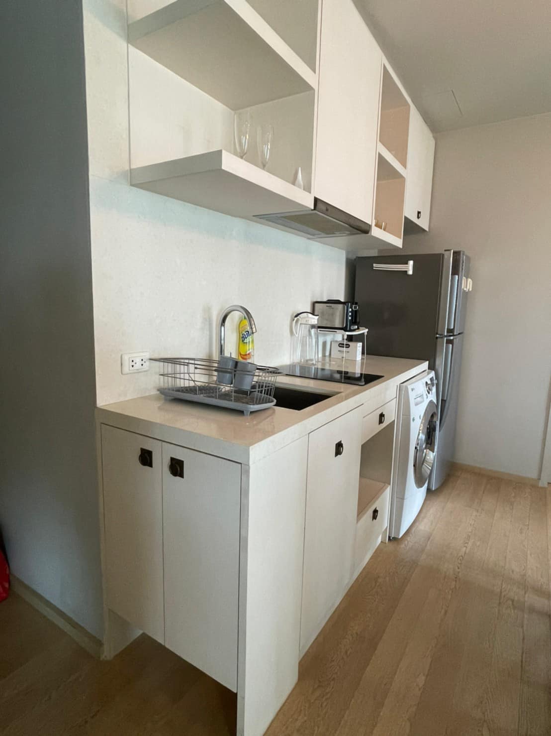 1-Bedroom, 1-Bath Condo for Rent at Noble Refine Sukhumvit 26 – 55 sqm, Fully Furnished, Stunning City Views, 4-Min Walk to BTS Phrom Phong, ฿36,000/month