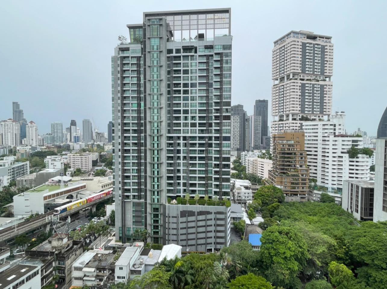1-Bedroom, 1-Bath Condo for Rent at Noble Refine Sukhumvit 26 – 55 sqm, Fully Furnished, Stunning City Views, 4-Min Walk to BTS Phrom Phong, ฿36,000/month