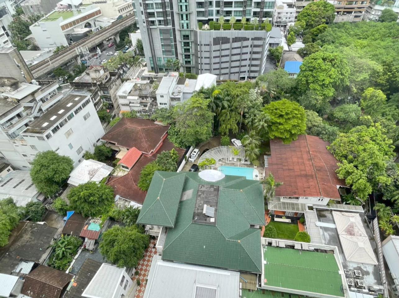 1-Bedroom, 1-Bath Condo for Rent at Noble Refine Sukhumvit 26 – 55 sqm, Fully Furnished, Stunning City Views, 4-Min Walk to BTS Phrom Phong, ฿36,000/month