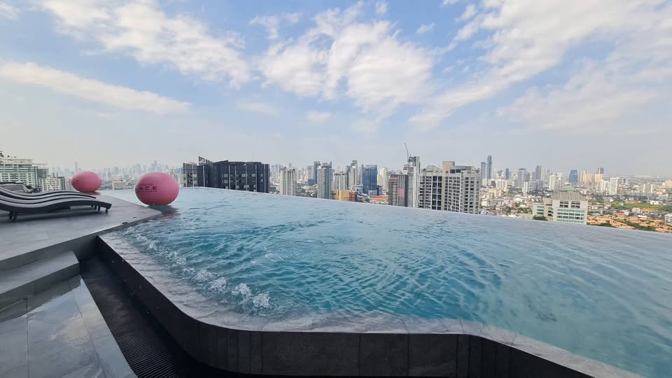 2-BR 1-BTH 47 sqm Condo for Sale at KnightsBridge Rama 4, Near BTS Phra Khanong – 8.05M THB