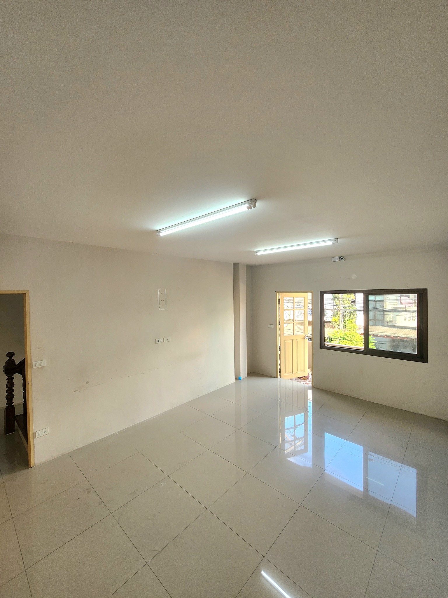 4 BR, 3 BTH Townhome, 200 SQM, THB 39,000/Month – Soi Ladprao 84, Near MRT Lat Phrao 71 – Spacious Rental in Wang Thonglang, Bangkok