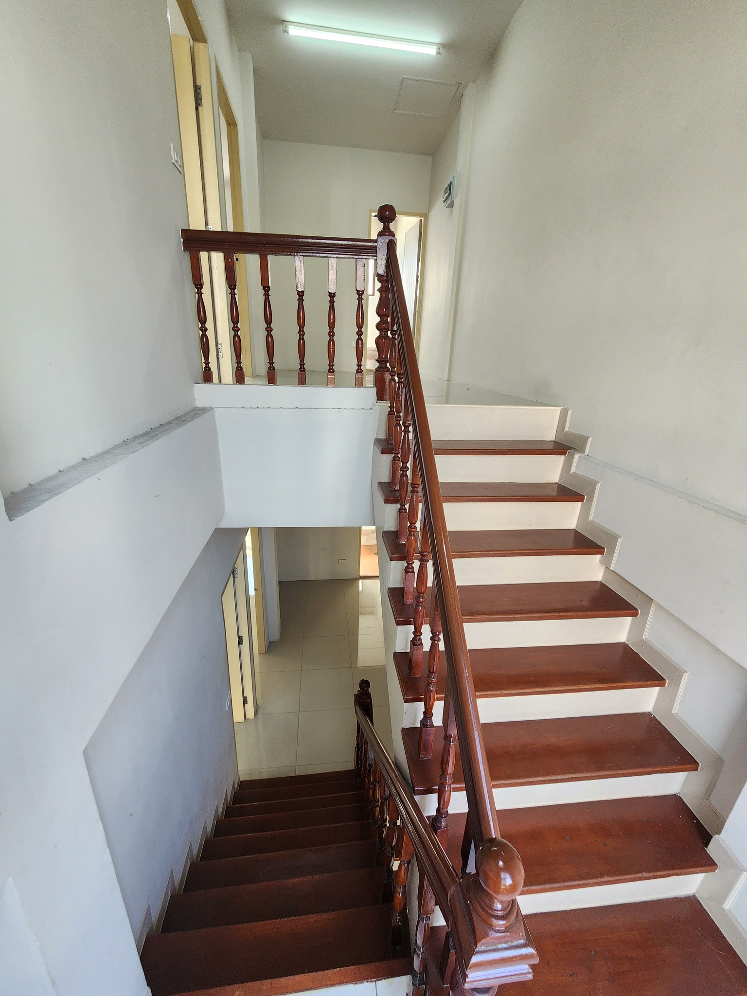 4 BR, 3 BTH Townhome, 200 SQM, THB 39,000/Month – Soi Ladprao 84, Near MRT Lat Phrao 71 – Spacious Rental in Wang Thonglang, Bangkok