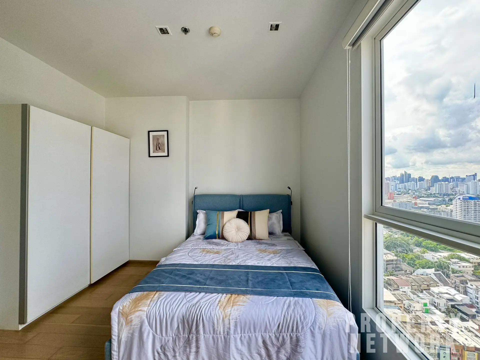 2-Bed, 2-Bath Condo at HQ Thonglor, 100 sqm, ฿69,000/month, Near BTS Thonglor – Luxury Living in Bangkok's Trendy Thonglor District