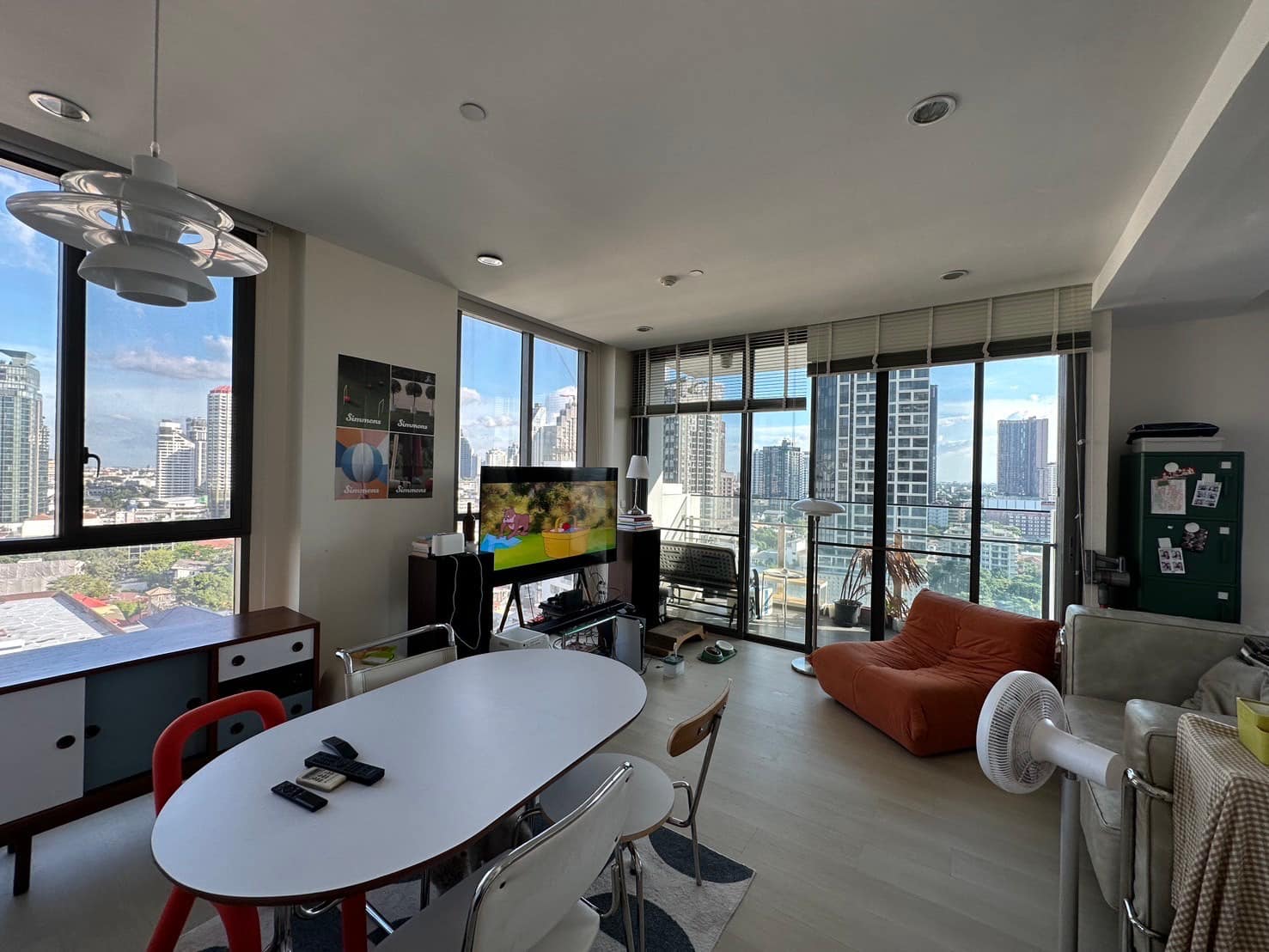 1BR 1 BTH Condo for Rent, 60 sqm, ฿55,000/Month, Aequa Residence Sukhumvit 49, 450m to BTS Thonglor, High Floor, Pet-Friendly