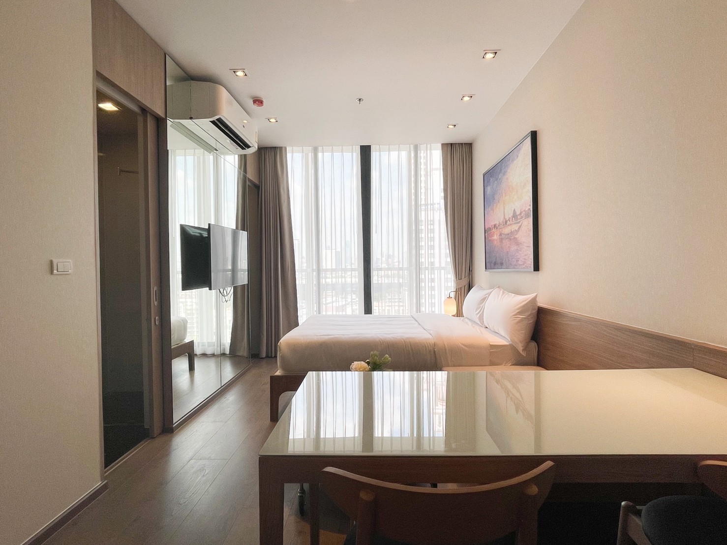 Cozy 1-BR Condo at President Park Sukhumvit 24, 35 sqm, fully furnished, rent at 25,000 THB/month. Prime location near BTS Phrom Phong. Ready now.