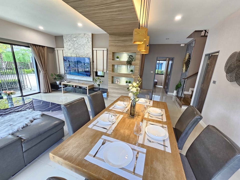 5-Bed, 4-Bath House for Rent at Baan Lumpini Suan Luang Rama 9, 216 sqm, ฿105,000/month – Near Suan Luang Rama 9 MRT, Pet-Friendly, Family-Friendly