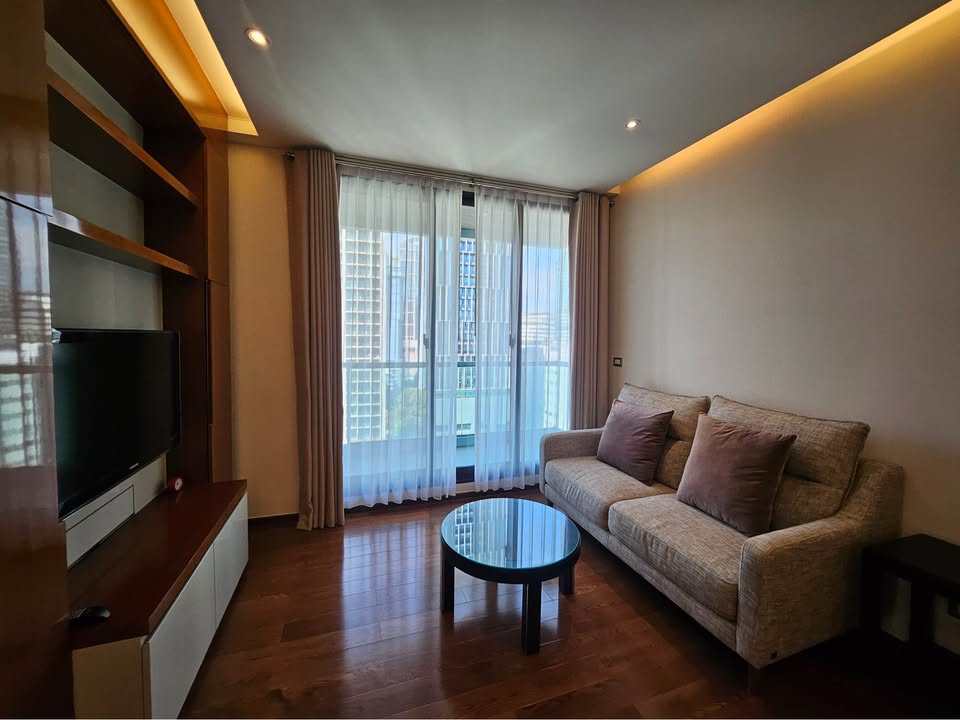 Discover luxury living at The Address Sukhumvit 28! This 2-bedroom, 2-bathroom condo offers 70 sqm of elegance near BTS Phrom Phong. Rent for 40,000 THB/month.