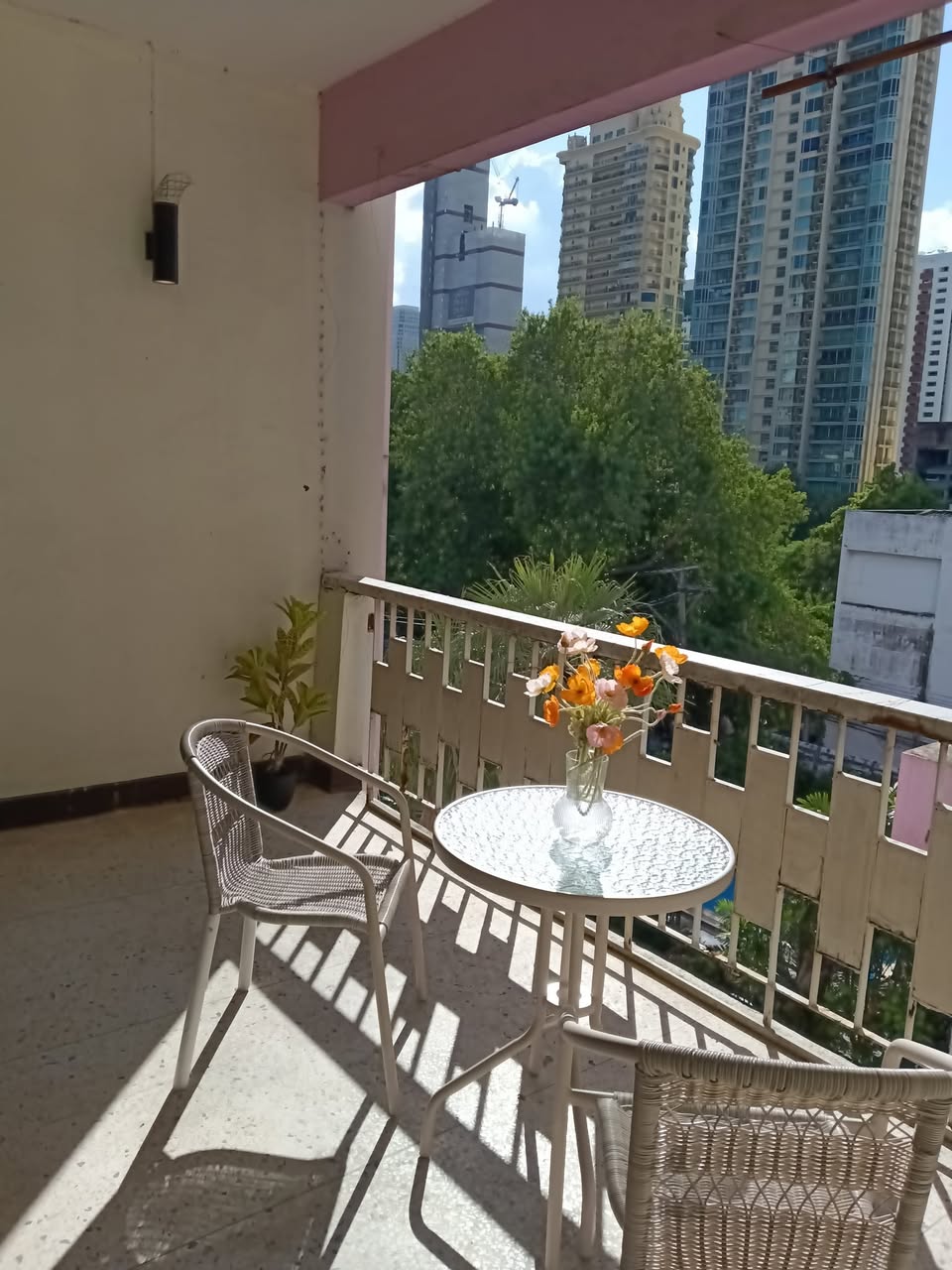 4-Bedroom, 2-Bathroom Apartment for Rent at Swasdi Mansion, Sukhumvit 31 – 200 sqm, Pet-Friendly, Near BTS Asok, Only ฿55,000/month