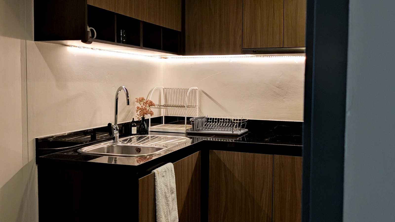 1-Bedroom, 1-Bathroom Condo for Rent at Focus Ploenchit, 48 sqm, BTS Ploenchit, ฿28,500/month – Modern Living in Bangkok’s Prime Location