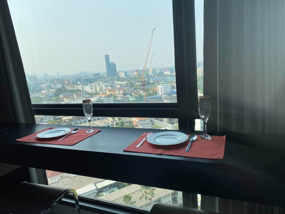 1-Bedroom, 1-Bathroom Condo for Rent/Sale at Rhythm 44/1, 45 sqm, BTS Phra Khanong, ฿30,000/month or ฿7,200,000 – Prime Location in Phra Khanong