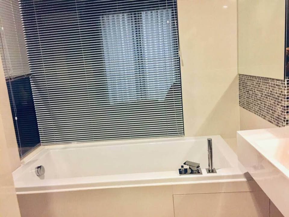 1-Bedroom, 1-Bathroom Condo for Rent/Sale at Rhythm 44/1, 45 sqm, BTS Phra Khanong, ฿30,000/month or ฿7,200,000 – Prime Location in Phra Khanong