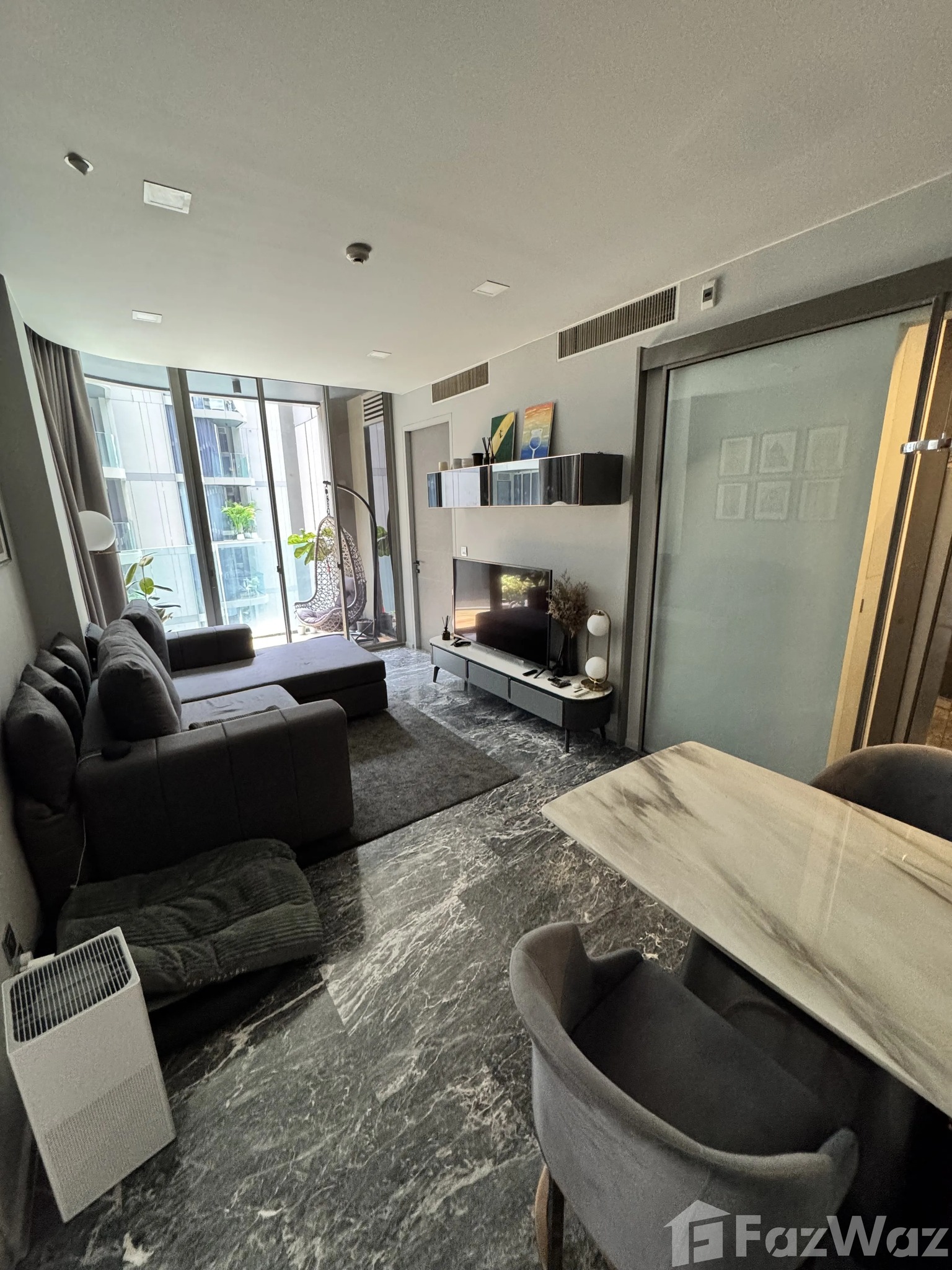 Luxurious pet-friendly 2-bedroom condo at Ashton Residence 41, 77 sqm, pool view, near BTS Phrom Phong. Rent at 80,000 THB/month, negotiable lease terms.