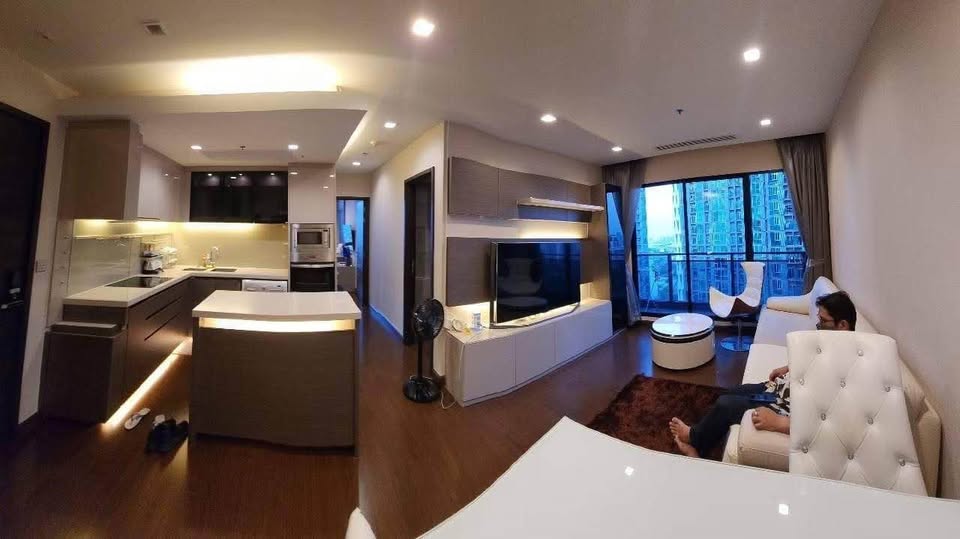 Modern 2-bedrooms, 2-bathrooms condo at Ivy Ampio, 82 sqm, near MRT Cultural Center. Rent 60K/month or Sale 17M. Fully furnished, east-facing views.