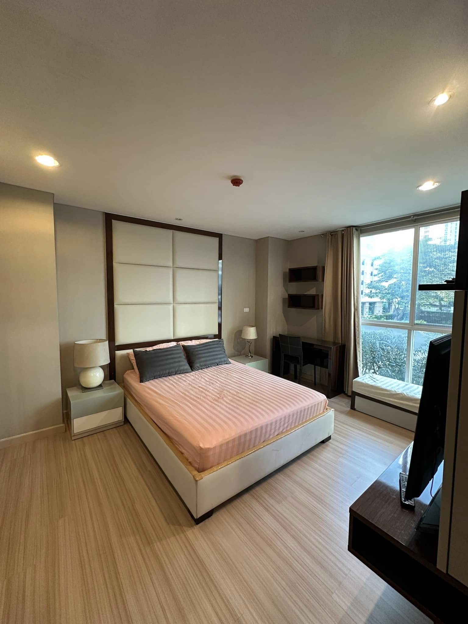 2-Bedroom, 2-Bathroom Condo for Rent at The Address Pathumwan, 64.71 sqm, 35,000 THB, 200m to BTS Ratchathewi