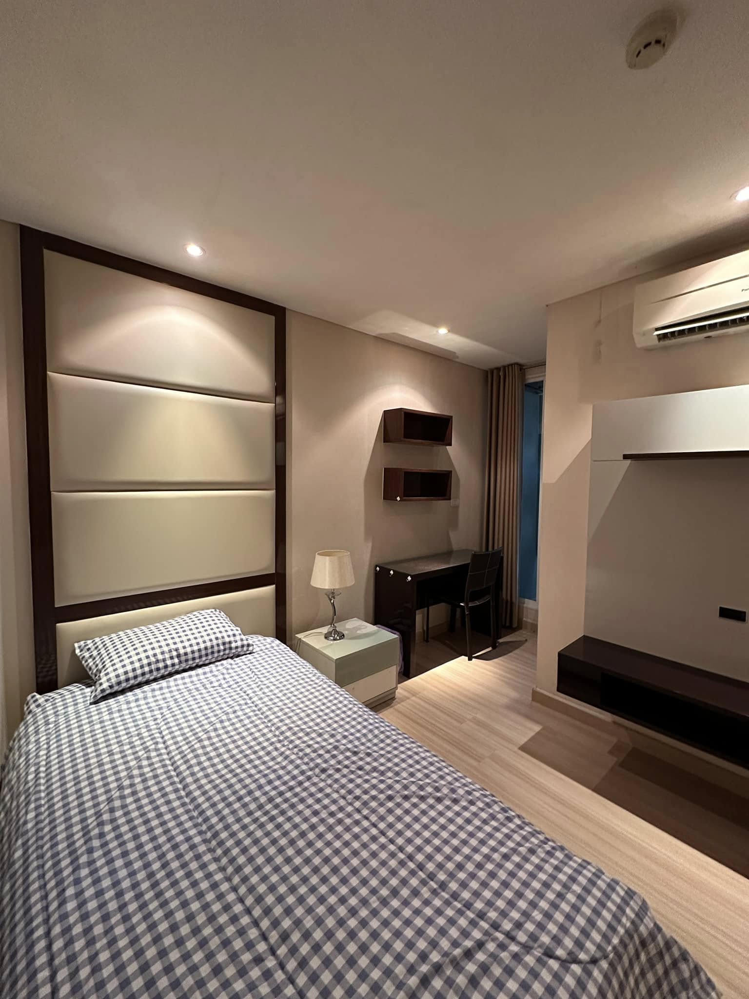 2-Bedroom, 2-Bathroom Condo for Rent at The Address Pathumwan, 64.71 sqm, 35,000 THB, 200m to BTS Ratchathewi