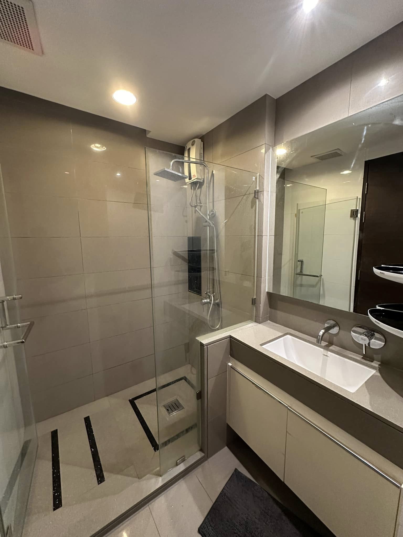 2-Bedroom, 2-Bathroom Condo for Rent at The Address Pathumwan, 64.71 sqm, 35,000 THB, 200m to BTS Ratchathewi